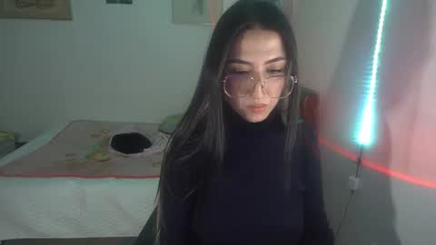 Snapshot of nymph_frida chatting on December 17, 2025, 8:53 am Frida online show from December 17, 2025, 8:53 am