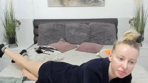 NyokoAnya online show from October 27, 2025, 7:01 am