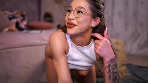 nyrobinova online show from January 25, 2025, 1:30 pm