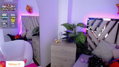 Alex   .    online show from January 26, 2025, 4:20 am