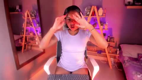 Nyx online show from September 17, 2025, 7:59 pm