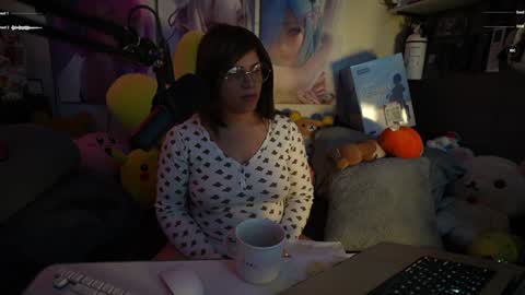 Snapshot of nyxraven chatting on December 19, 2024, 4:02 pm NyxRaven online show from December 19, 2024, 4:02 pm