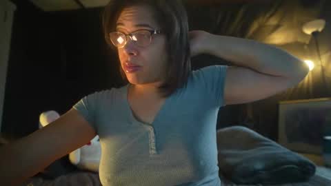 Snapshot of nyxraven chatting on January 6, 2026, 2:32 pm NyxRaven online show from January 6, 2026, 2:32 pm