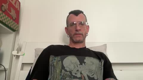 Snapshot of o_johnny_deep_o chatting on February 23, 2026, 9:06 am Jonathan Deep online show from February 23, 2026, 9:06 am