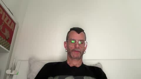 Snapshot of o_johnny_deep_o chatting on February 24, 2026, 10:24 am Jonathan Deep online show from February 24, 2026, 10:24 am