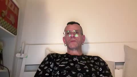 Snapshot of o_johnny_deep_o chatting on March 5, 2026, 1:56 am Jonathan Deep online show from March 5, 2026, 1:56 am