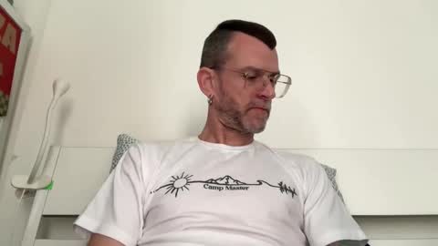 Snapshot of o_johnny_deep_o chatting on March 18, 2026, 11:24 am Jonathan Deep online show from March 18, 2026, 11:24 am
