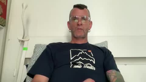 Snapshot of o_johnny_deep_o chatting on April 8, 2026, 10:48 am Jonathan Deep online show from April 8, 2026, 10:48 am
