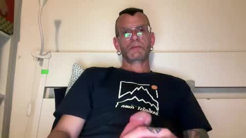 Snapshot of o_johnny_deep_o chatting on April 9, 2026, 10:15 pm Jonathan Deep online show from April 9, 2026, 10:15 pm