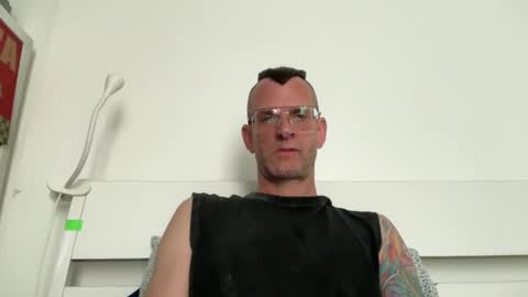 Snapshot of o_johnny_deep_o chatting on April 15, 2026, 10:11 am Jonathan Deep online show from April 15, 2026, 10:11 am