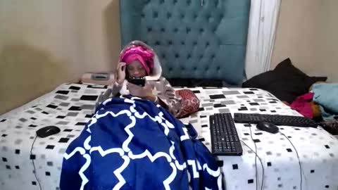 Snapshot of obsessedmimi chatting on May 5, 2026, 5:43 pm obsessedmimi online show from May 5, 2026, 5:43 pm