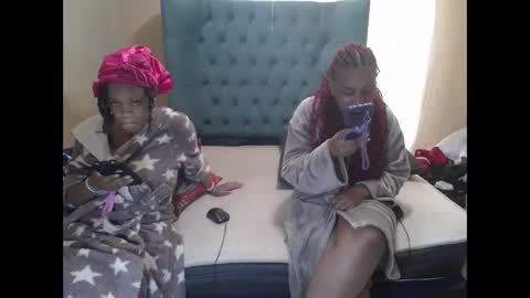 Snapshot of obsessedmimi chatting on May 15, 2026, 9:49 am obsessedmimi online show from May 15, 2026, 9:49 am