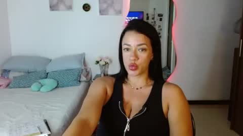 obsidian_love1 online show from June 22, 2026, 3:25 am