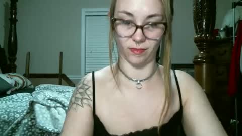 Snapshot of occultickitty chatting on March 17, 2026, 2:27 am OcculticKitty online show from March 17, 2026, 2:27 am