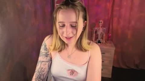 Lili 3 online show from May 26, 2026, 12:39 am