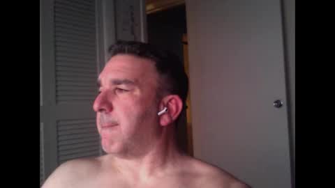 Snapshot of oceanmanx chatting on February 4, 2026, 3:12 am Ocean online show from February 4, 2026, 3:12 am