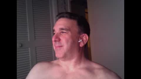Snapshot of oceanmanx chatting on February 18, 2026, 12:28 am Ocean online show from February 18, 2026, 12:28 am