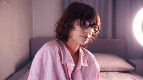 Thea online show from December 3, 2025, 7:23 pm