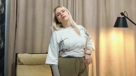 Eliana online show from December 11, 2024, 4:39 am