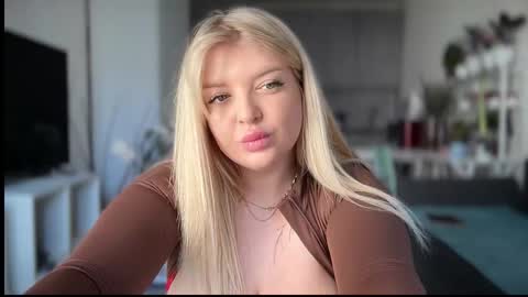 Snapshot of odriolsen chatting on March 7, 2026, 12:02 pm Odri online show from March 7, 2026, 12:02 pm