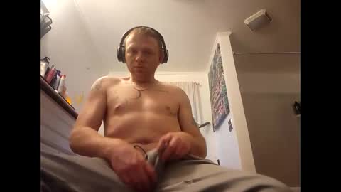 Snapshot of offering_loads_2u chatting on November 28, 2025, 4:42 pm Offering loads 2u online show from November 28, 2025, 4:42 pm