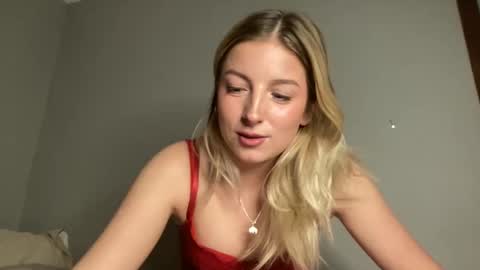 Snapshot of official_ellieanne chatting on March 12, 2025, 5:02 am Ellie Anne online show from March 12, 2025, 5:02 am