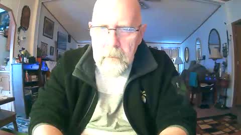 Snapshot of ogusbogus chatting on December 14, 2025, 1:27 pm Maximus No Mo online show from December 14, 2025, 1:27 pm