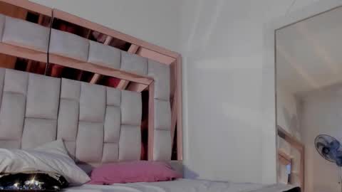 Snapshot of oh_holly chatting on March 19, 2026, 3:10 am Holly online show from March 19, 2026, 3:10 am