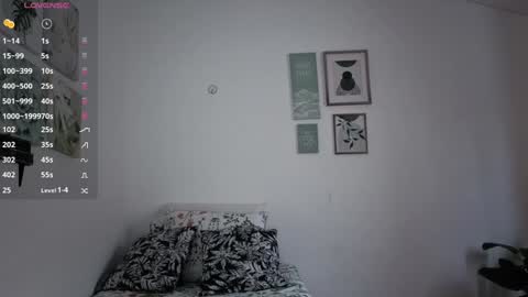 ohanna_ online show from October 27, 2025, 10:25 pm