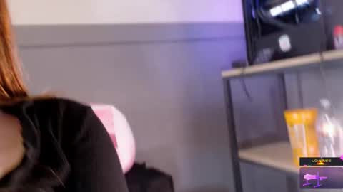 Snapshot of ohmysweetkitty chatting on February 12, 2025, 3:51 am Lyz online show from February 12, 2025, 3:51 am