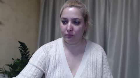 Snapshot of ohsweetiren chatting on February 26, 2025, 10:26 am Iren online show from February 26, 2025, 10:26 am
