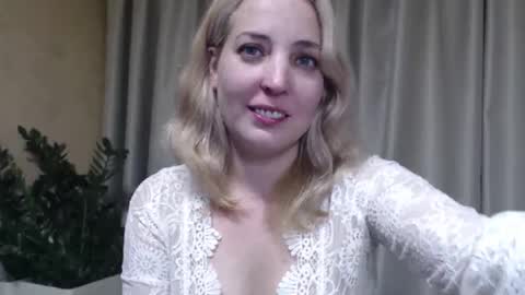 Mari online show from November 21, 2025, 6:06 pm