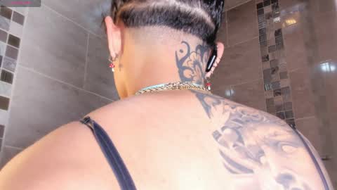 ohyesly_ online show from March 29, 2026, 8:03 am