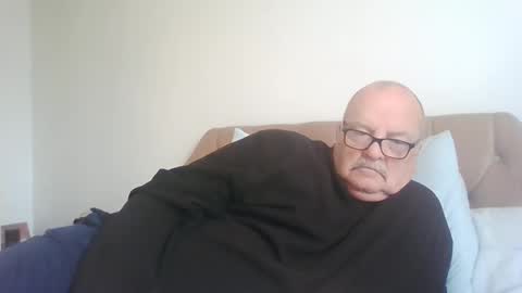 Snapshot of old_fkrr_ chatting on October 27, 2025, 11:14 am old_fkrr_ online show from October 27, 2025, 11:14 am