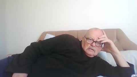 Snapshot of old_fkrr_ chatting on October 28, 2025, 10:19 am old_fkrr_ online show from October 28, 2025, 10:19 am