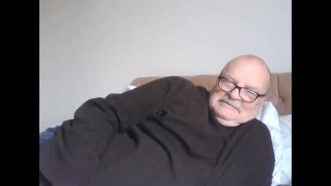 Snapshot of old_fkrr_ chatting on November 13, 2025, 12:15 pm old_fkrr_ online show from November 13, 2025, 12:15 pm