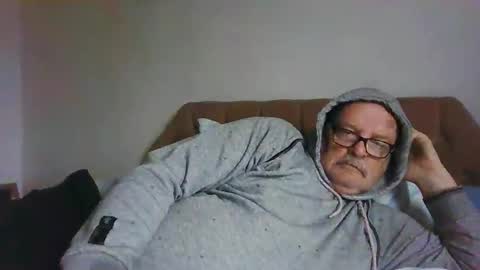 Snapshot of old_fkrr_ chatting on November 15, 2025, 12:13 pm old_fkrr_ online show from November 15, 2025, 12:13 pm