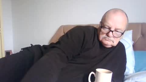 Snapshot of old_fkrr_ chatting on November 16, 2025, 11:05 am old_fkrr_ online show from November 16, 2025, 11:05 am