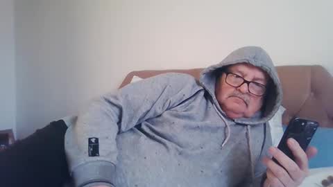 Snapshot of old_fkrr_ chatting on November 24, 2025, 12:38 pm old_fkrr_ online show from November 24, 2025, 12:38 pm