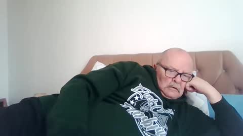 Snapshot of old_fkrr_ chatting on December 2, 2025, 11:04 am old_fkrr_ online show from December 2, 2025, 11:04 am