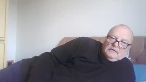 Snapshot of old_fkrr_ chatting on December 16, 2025, 10:42 am old_fkrr_ online show from December 16, 2025, 10:42 am