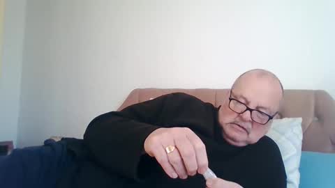 Snapshot of old_fkrr_ chatting on December 19, 2025, 11:17 am old_fkrr_ online show from December 19, 2025, 11:17 am