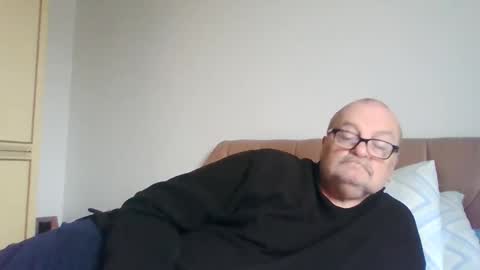 Snapshot of old_fkrr_ chatting on December 20, 2025, 11:28 am old_fkrr_ online show from December 20, 2025, 11:28 am