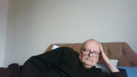 Snapshot of old_fkrr_ chatting on January 17, 2026, 1:05 pm old_fkrr_ online show from January 17, 2026, 1:05 pm