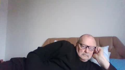 Snapshot of old_fkrr_ chatting on January 19, 2026, 11:36 am old_fkrr_ online show from January 19, 2026, 11:36 am