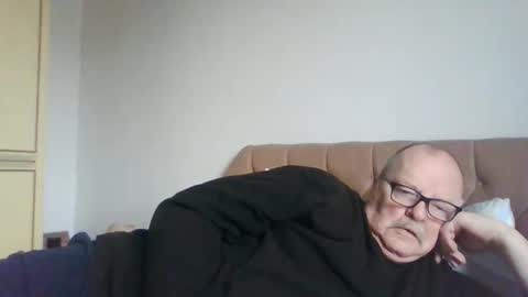 Snapshot of old_fkrr_ chatting on February 6, 2026, 1:25 pm old_fkrr_ online show from February 6, 2026, 1:25 pm