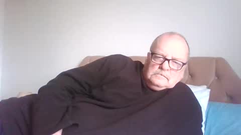 Snapshot of old_fkrr_ chatting on February 8, 2026, 11:46 am old_fkrr_ online show from February 8, 2026, 11:46 am