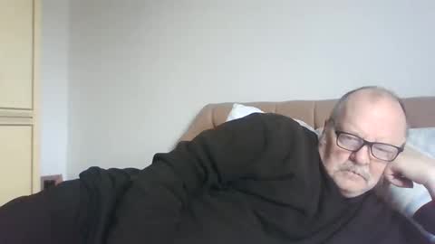 Snapshot of old_fkrr_ chatting on February 12, 2026, 11:16 am old_fkrr_ online show from February 12, 2026, 11:16 am