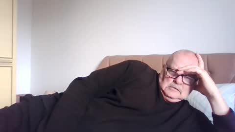 Snapshot of old_fkrr_ chatting on February 21, 2026, 11:55 am old_fkrr_ online show from February 21, 2026, 11:55 am