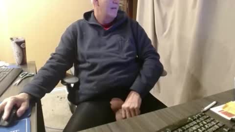 Snapshot of olderandwiser chatting on December 21, 2025, 5:58 am Older and Wiser online show from December 21, 2025, 5:58 am